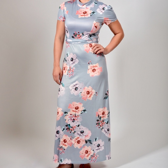 Floral Print Turtle Maxi Dress - Picture 2 of 5